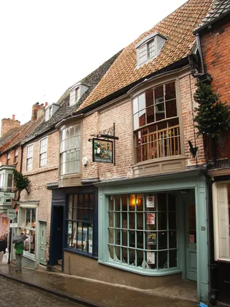 Widow Cullen's Well in Lincoln
