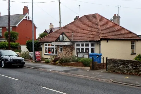 Sully Constitutional Club in Barry