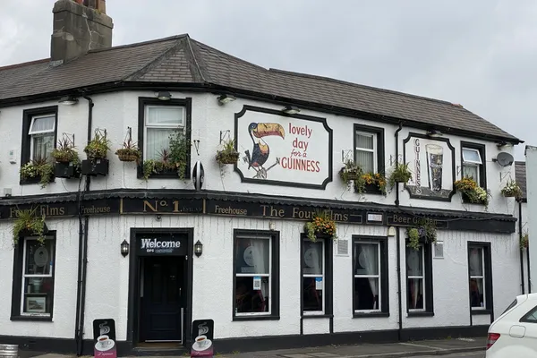 The Four Elms - JW Bassett Pub in Cardiff