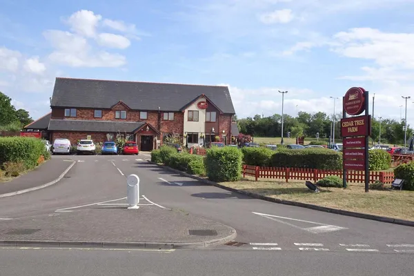 Cedar Tree Farm - Farmhouse Inns in Cardiff