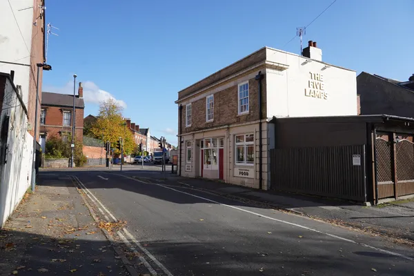 Five Lamps Pub - Brown Ales Pub Company Ltd in Derby
