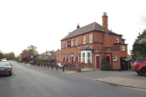 The Foxhound in Grays