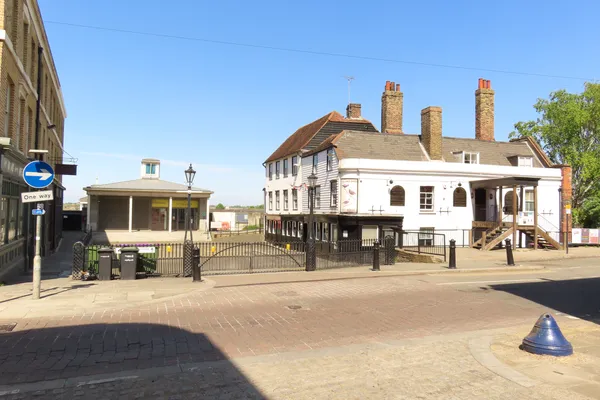 Three Daws in Northfleet