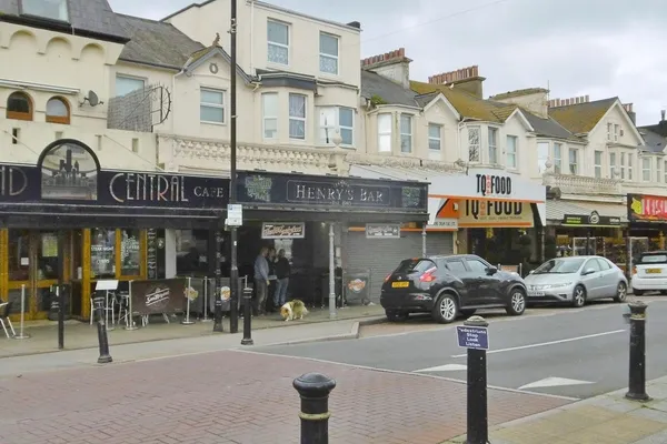 Henry’s Bar in Paignton
