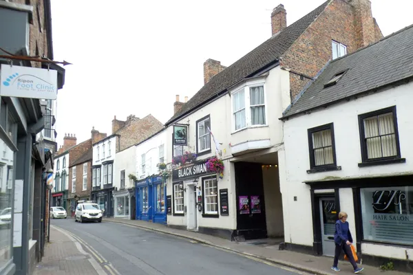 Black Swan in Ripon