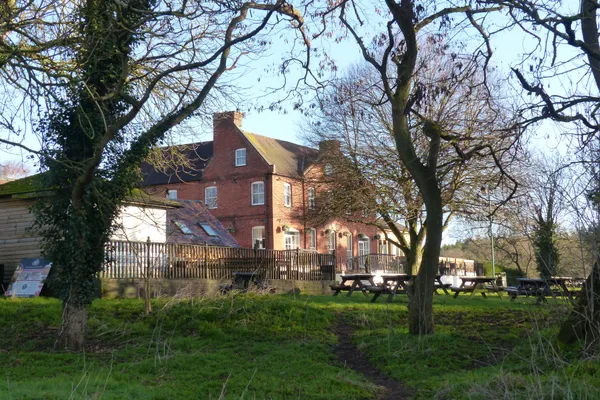 Newbold Comyn Arms in Warwick