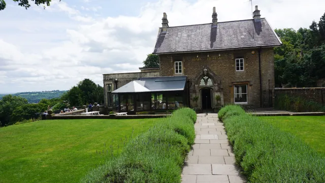 Hare & Hounds in Bath