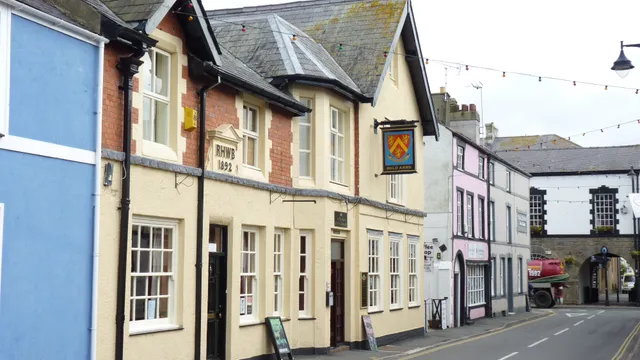Bold Arms in Bangor