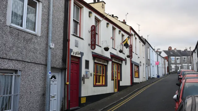 Tafarn Y Glôb in Bangor