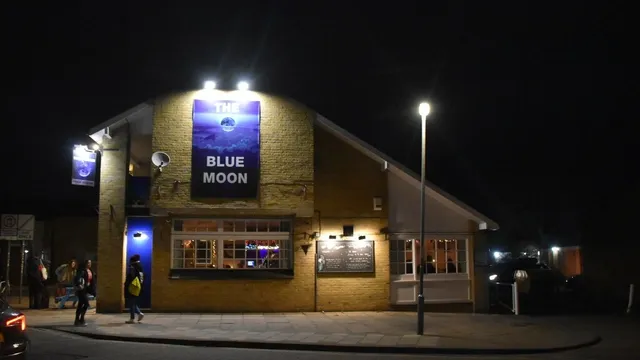 The Blue Moon in Cambridge