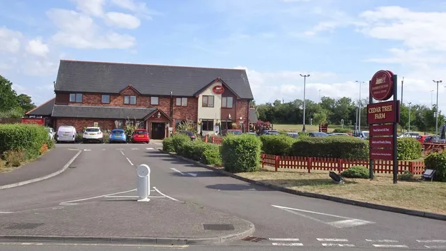 Cedar Tree Farm - Farmhouse Inns in Cardiff