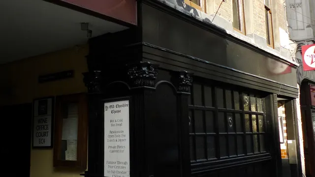 Ye Olde Cheshire Cheese in London