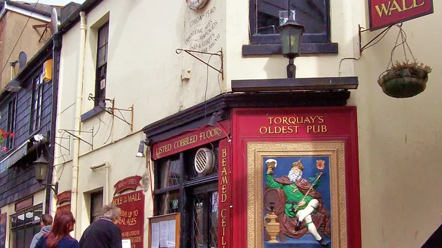 The Hole In The Wall in Torquay